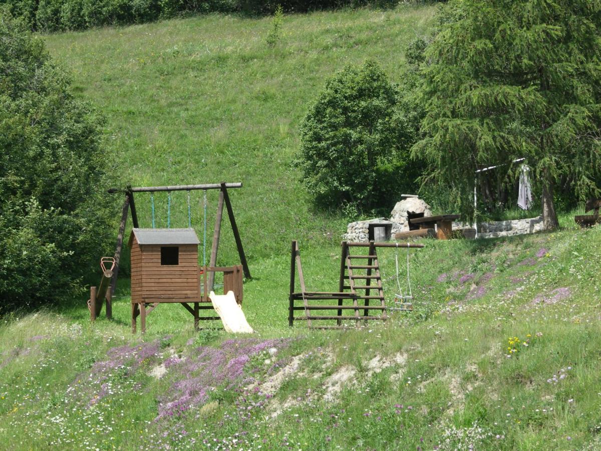 Residenz La Mora Daire La Punt-Chamues-ch Dış mekan fotoğraf