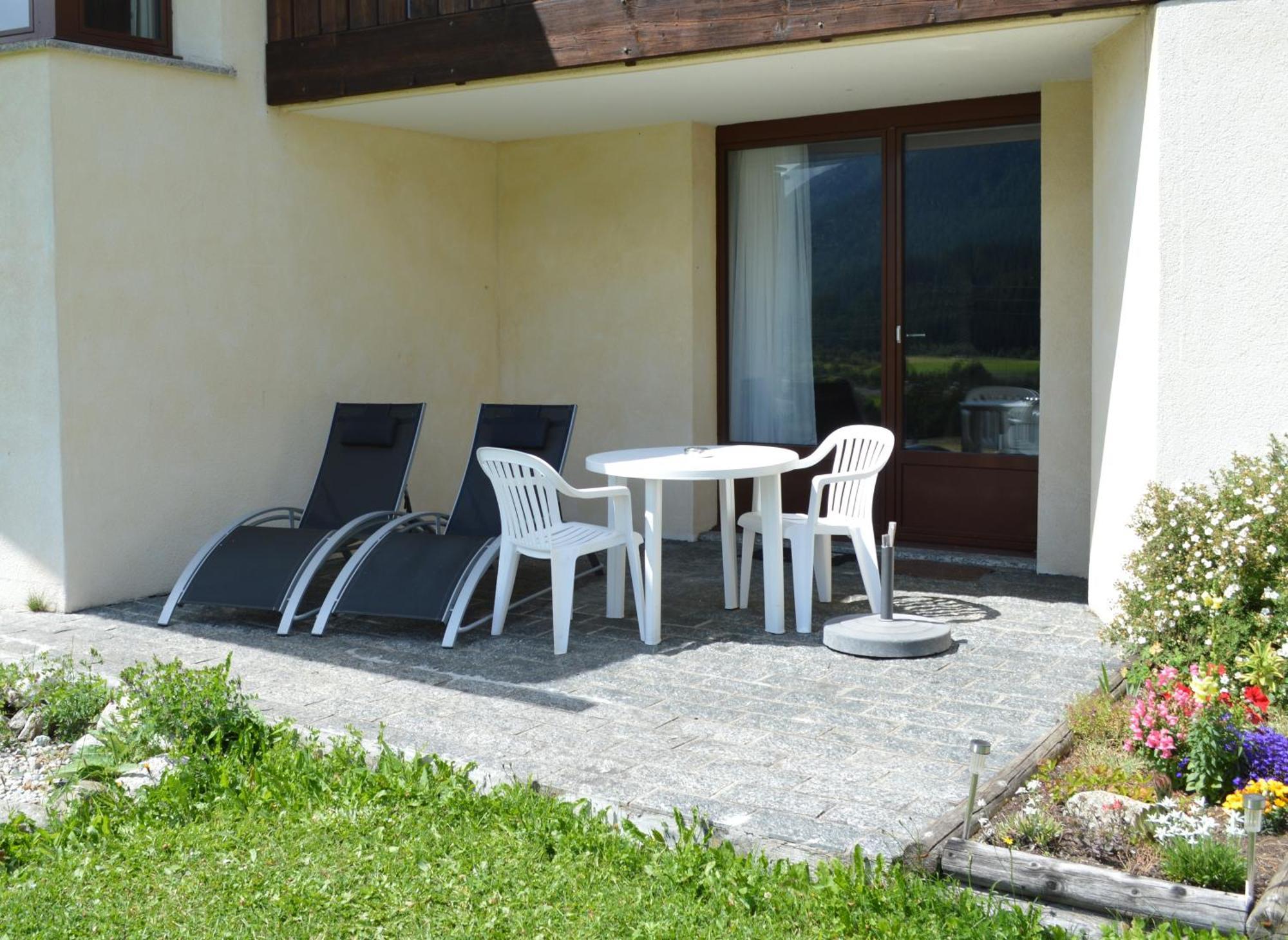 Residenz La Mora Daire La Punt-Chamues-ch Dış mekan fotoğraf